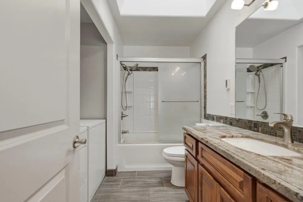 801 Nash Road #B10 Hollister, CA 95023