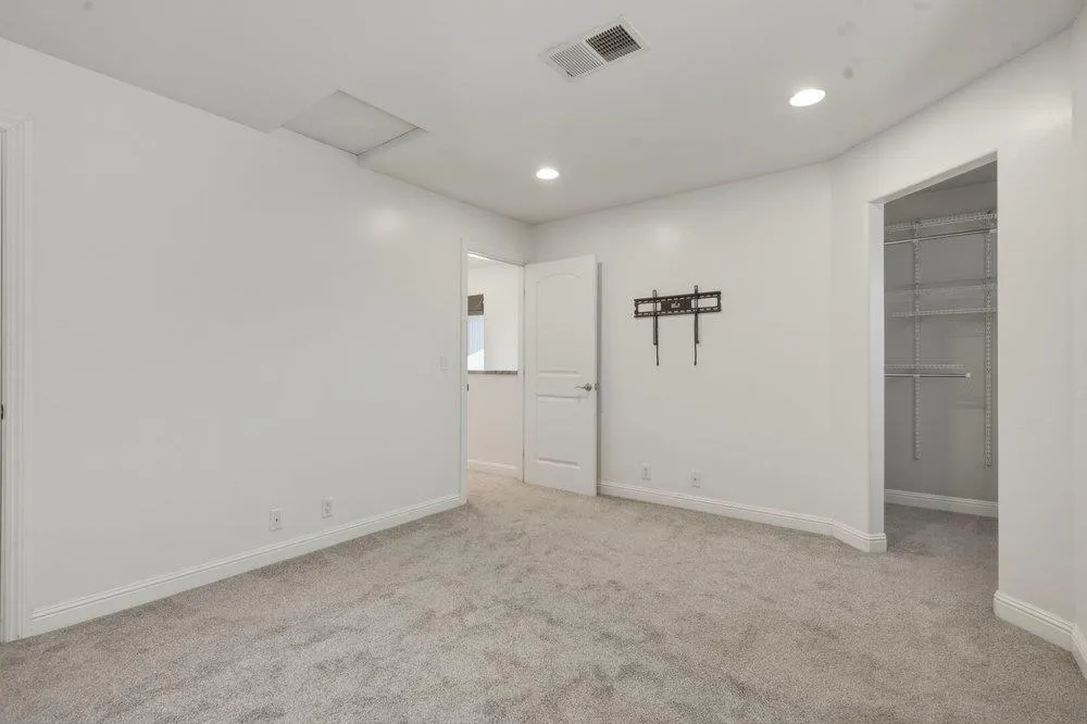 801 Nash Road #B10 Hollister, CA 95023