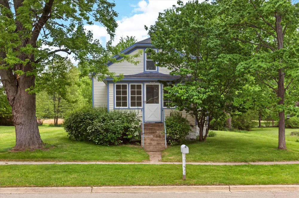 1007 W Detroit Street New Buffalo, MI 49117