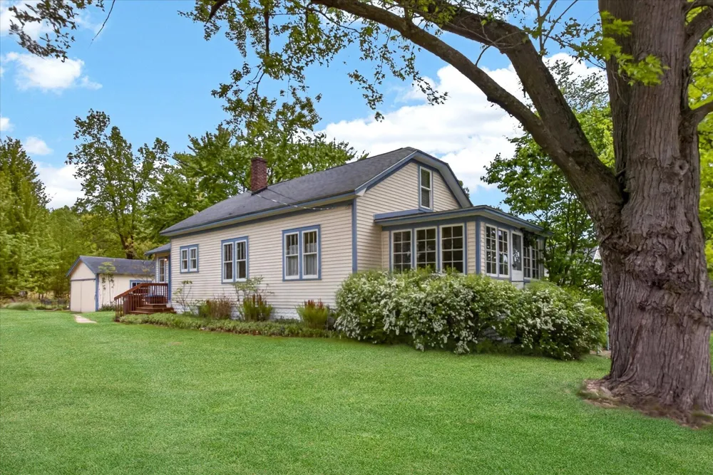 1007 W Detroit Street New Buffalo, MI 49117