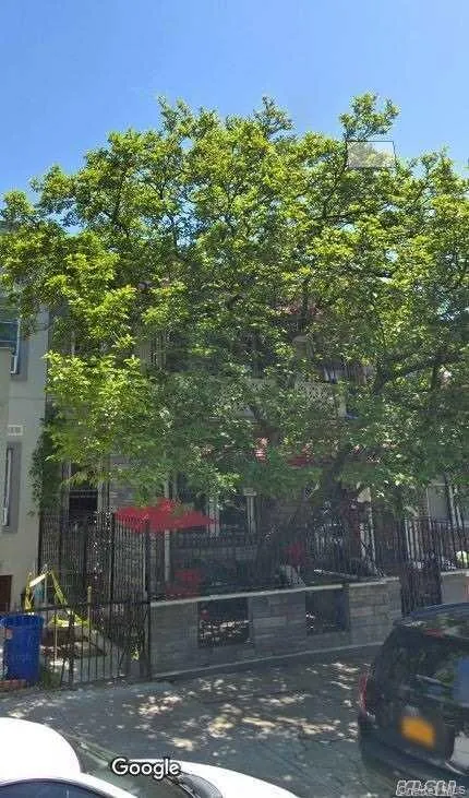 1212 Manor Avenue