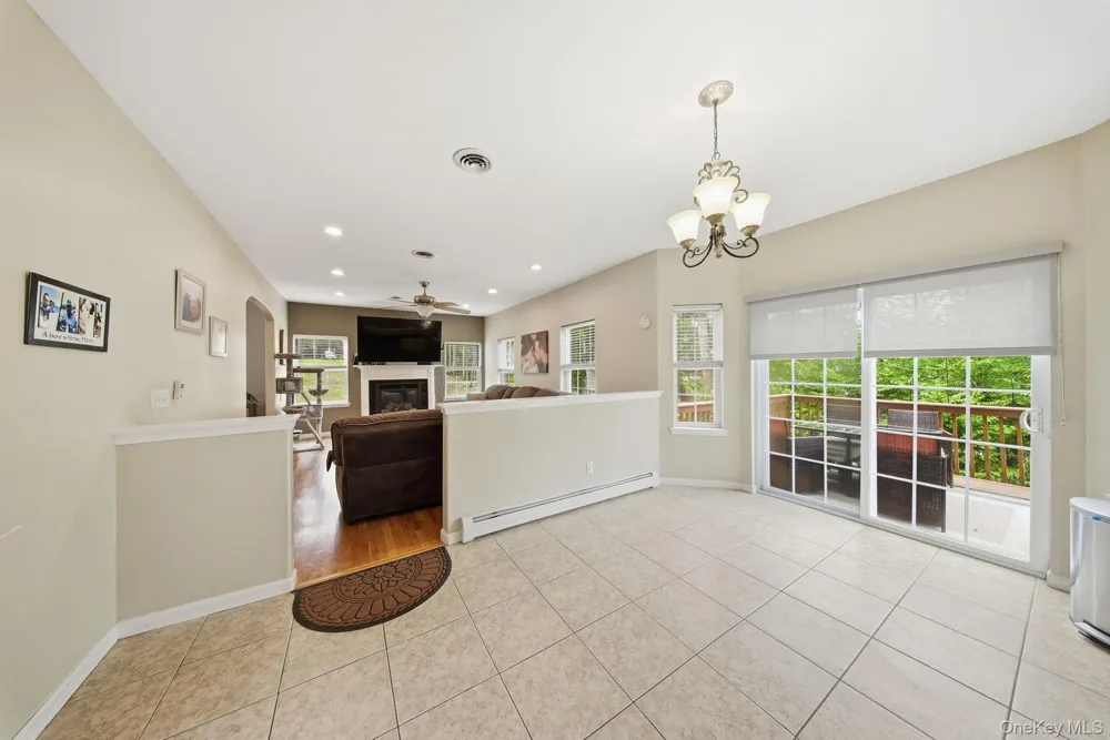 16 Plymouth Lane Rock Hill, NY 12775