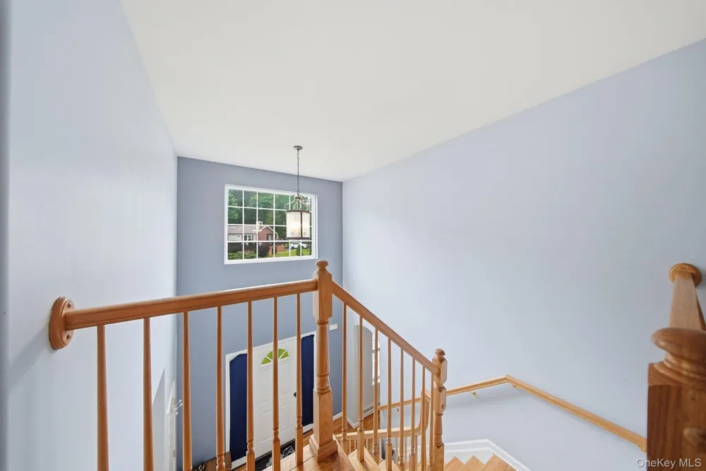 16 Plymouth Lane Rock Hill, NY 12775