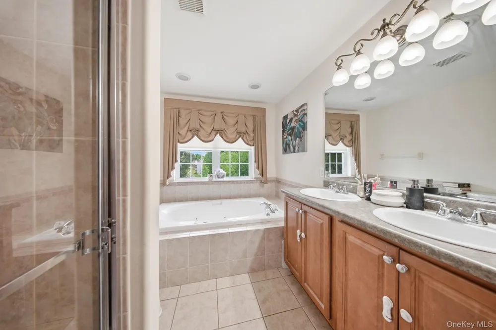 16 Plymouth Lane Rock Hill, NY 12775