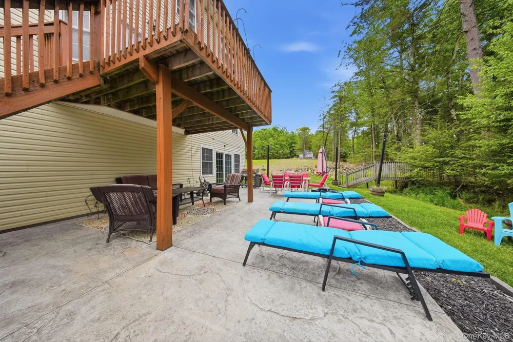 16 Plymouth Lane Rock Hill, NY 12775
