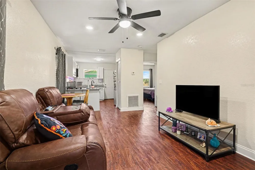 614 W 6TH STREET Lakeland, FL 33805