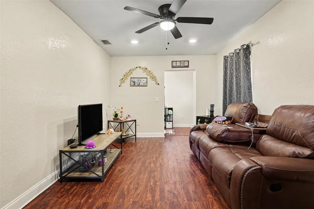 614 W 6TH STREET Lakeland, FL 33805