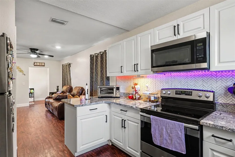 614 W 6TH STREET Lakeland, FL 33805