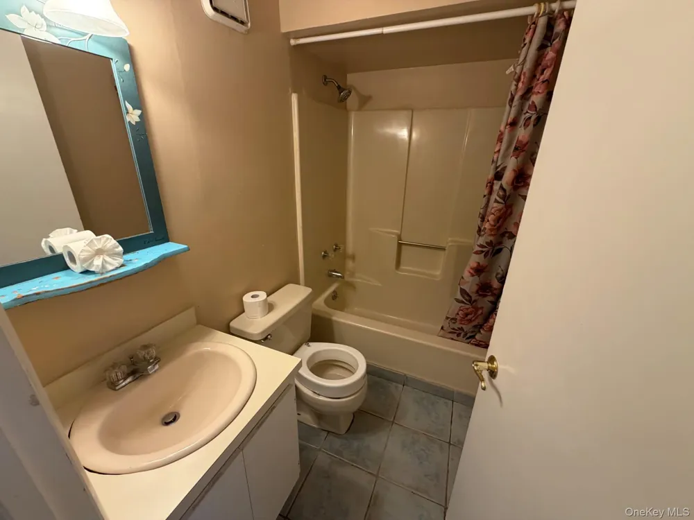 725 Miller Avenue #221 Freeport, NY 11520