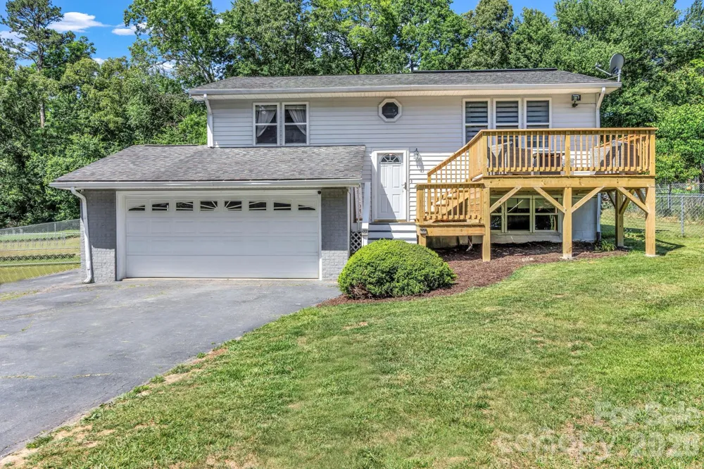 13 Spring Lake Drive Fletcher, NC 28732