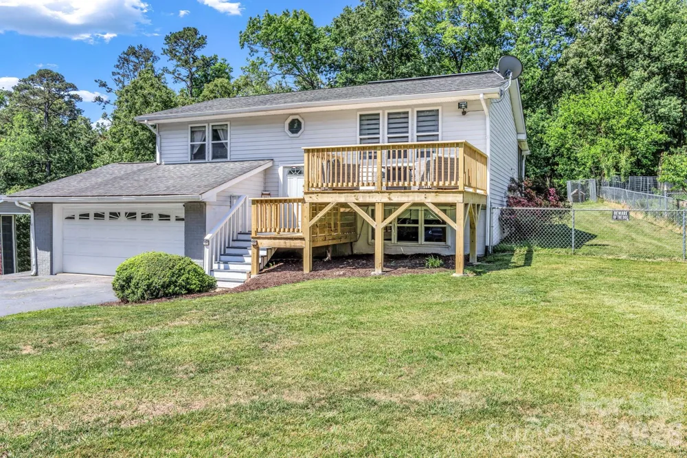 13 Spring Lake Drive Fletcher, NC 28732
