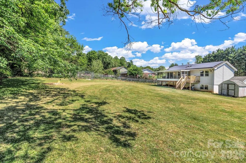 13 Spring Lake Drive Fletcher, NC 28732