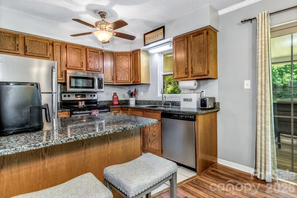 13 Spring Lake Drive Fletcher, NC 28732