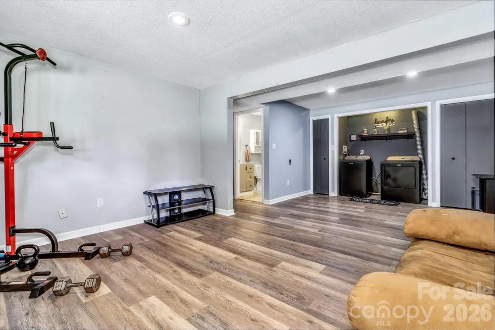 13 Spring Lake Drive Fletcher, NC 28732