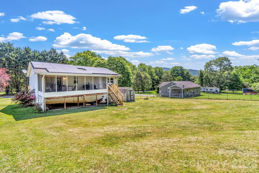 13 Spring Lake Drive Fletcher, NC 28732