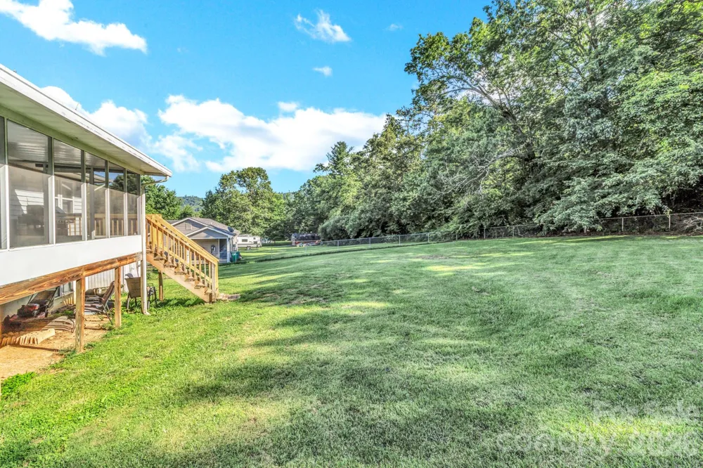13 Spring Lake Drive Fletcher, NC 28732