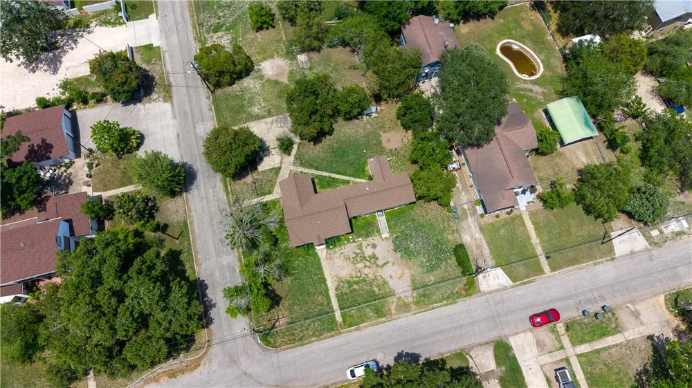 801 E 1st Street Alice, TX 78332