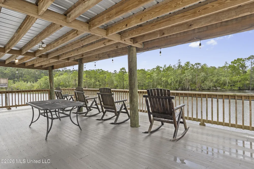 6149 Pontiac Drive Kiln, MS 39556