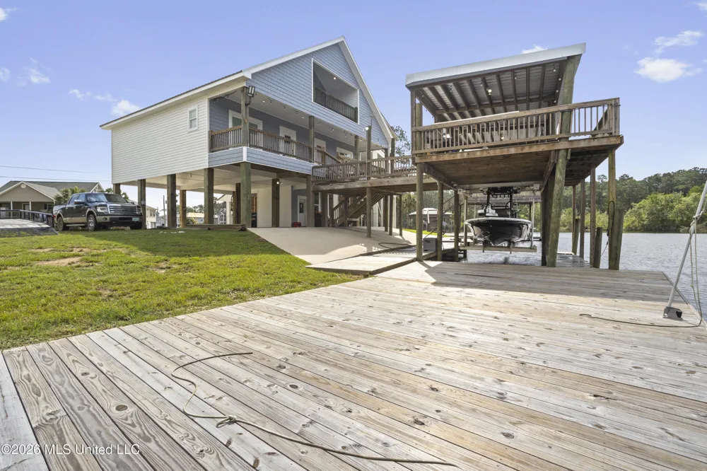 6149 Pontiac Drive Kiln, MS 39556