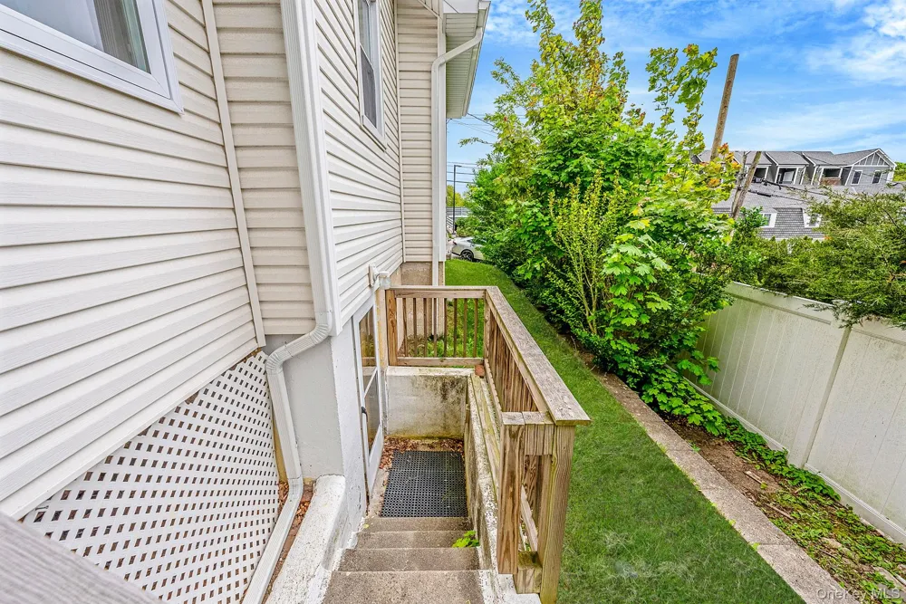 15 Northridge Street Huntington Station, NY 11746