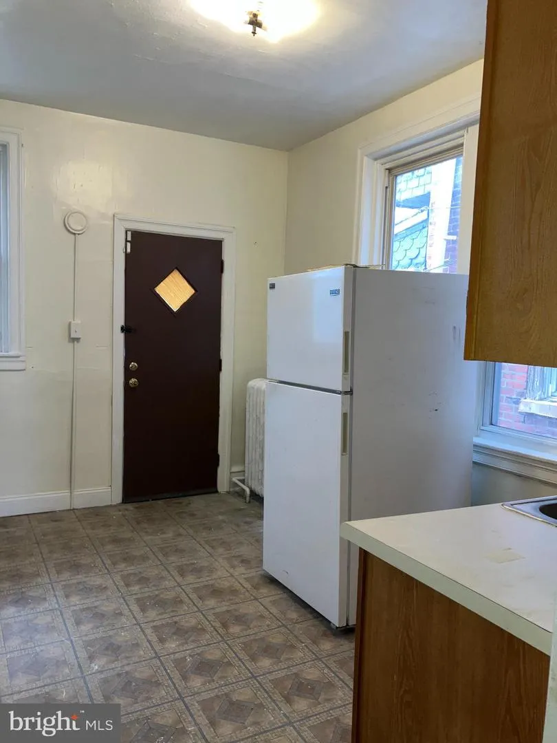 1512 W RUSCOMB STREET Philadelphia, PA 19141