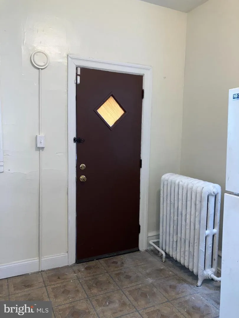 1512 W RUSCOMB STREET Philadelphia, PA 19141