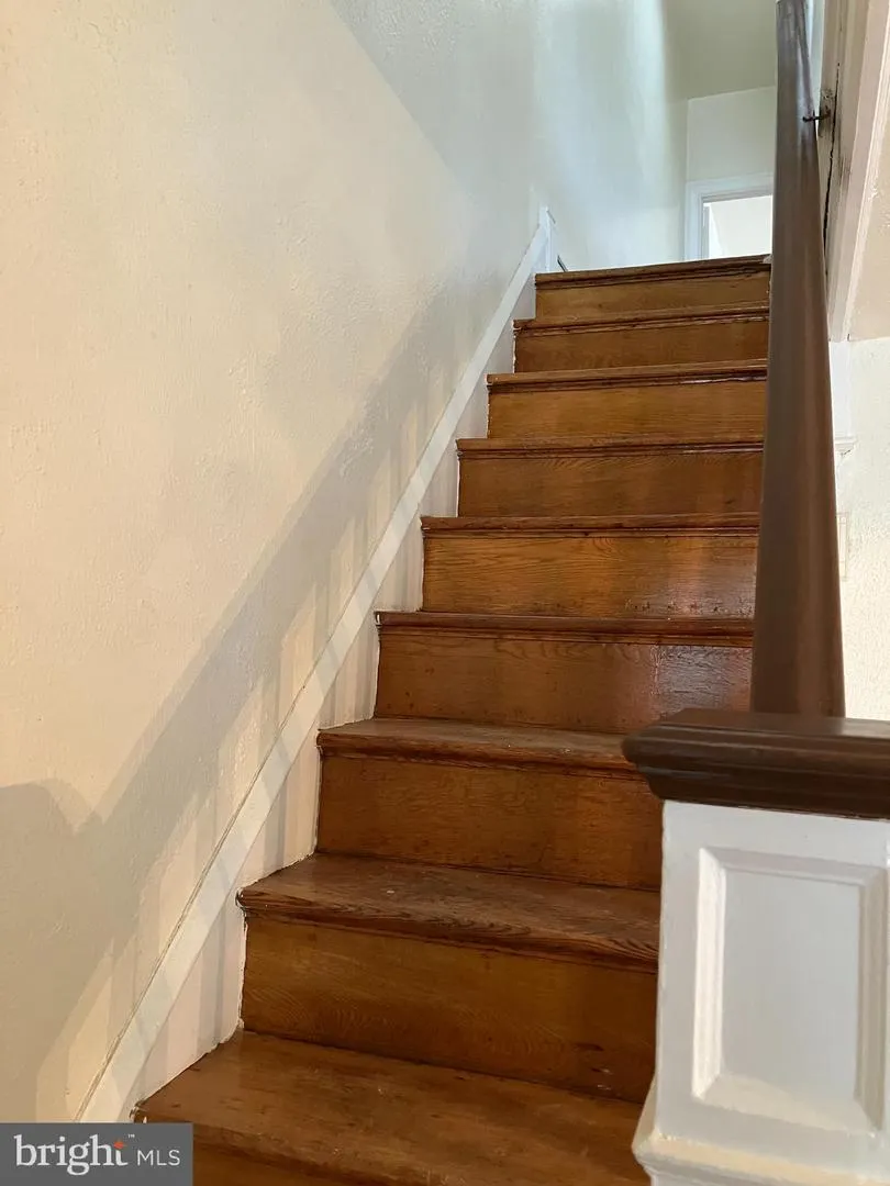 1512 W RUSCOMB STREET Philadelphia, PA 19141
