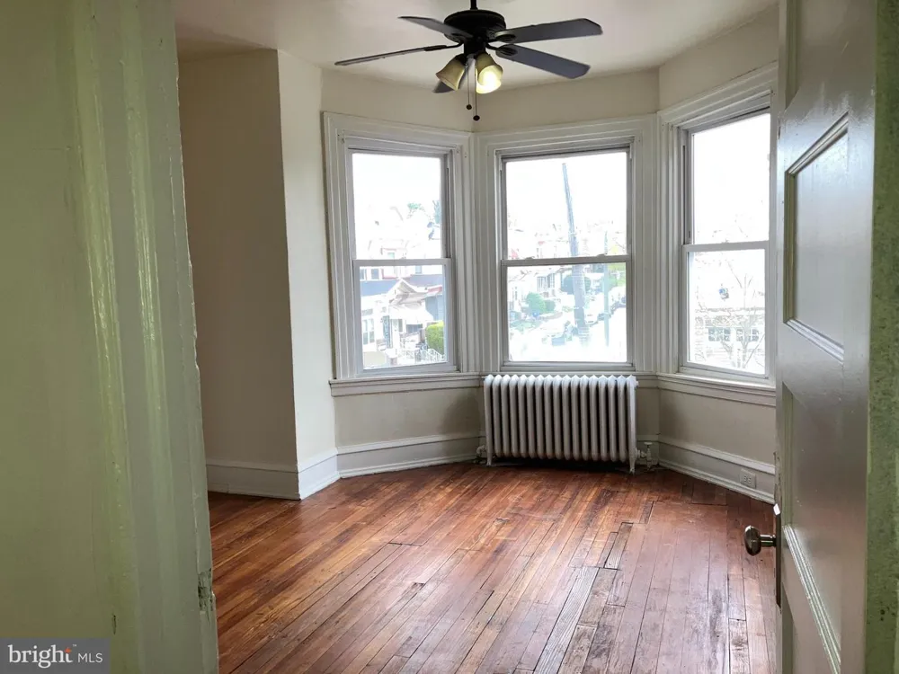 1512 W RUSCOMB STREET Philadelphia, PA 19141