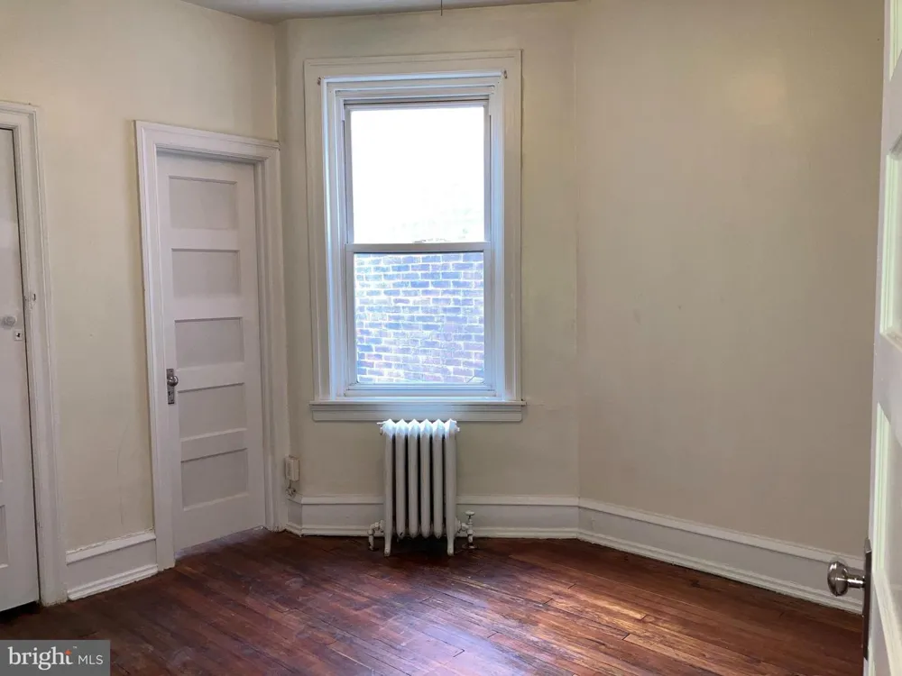 1512 W RUSCOMB STREET Philadelphia, PA 19141