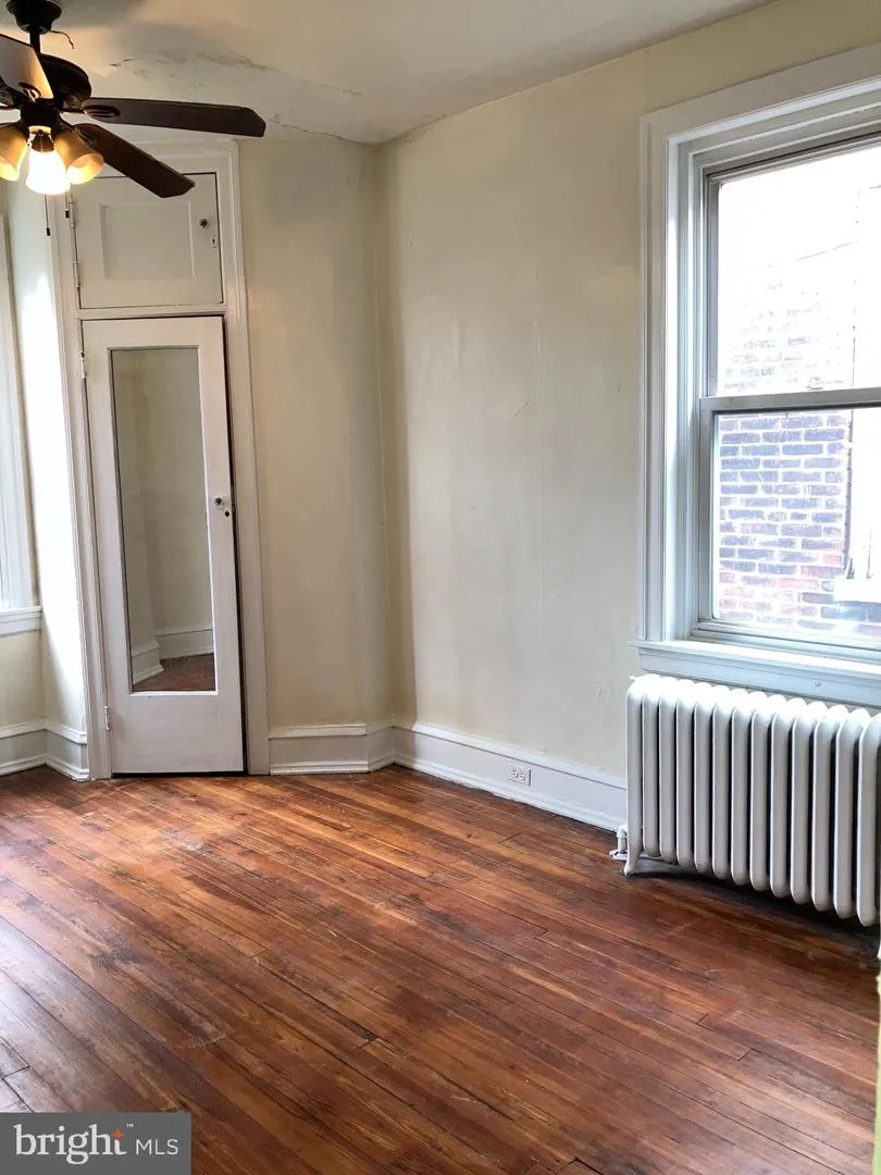 1512 W RUSCOMB STREET Philadelphia, PA 19141