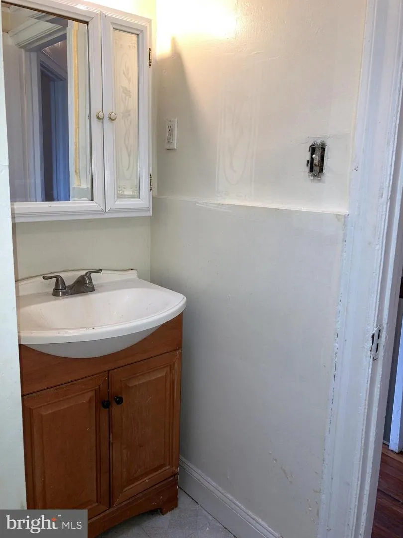 1512 W RUSCOMB STREET Philadelphia, PA 19141