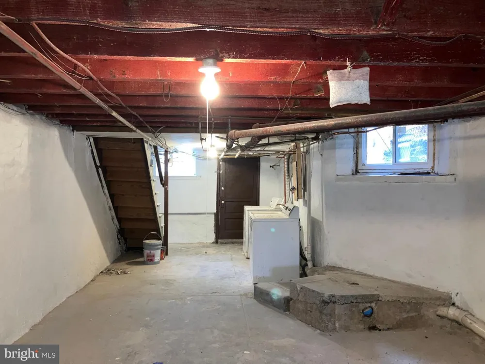 1512 W RUSCOMB STREET Philadelphia, PA 19141