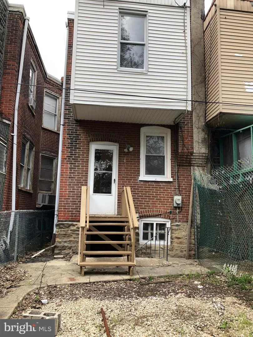 1512 W RUSCOMB STREET Philadelphia, PA 19141