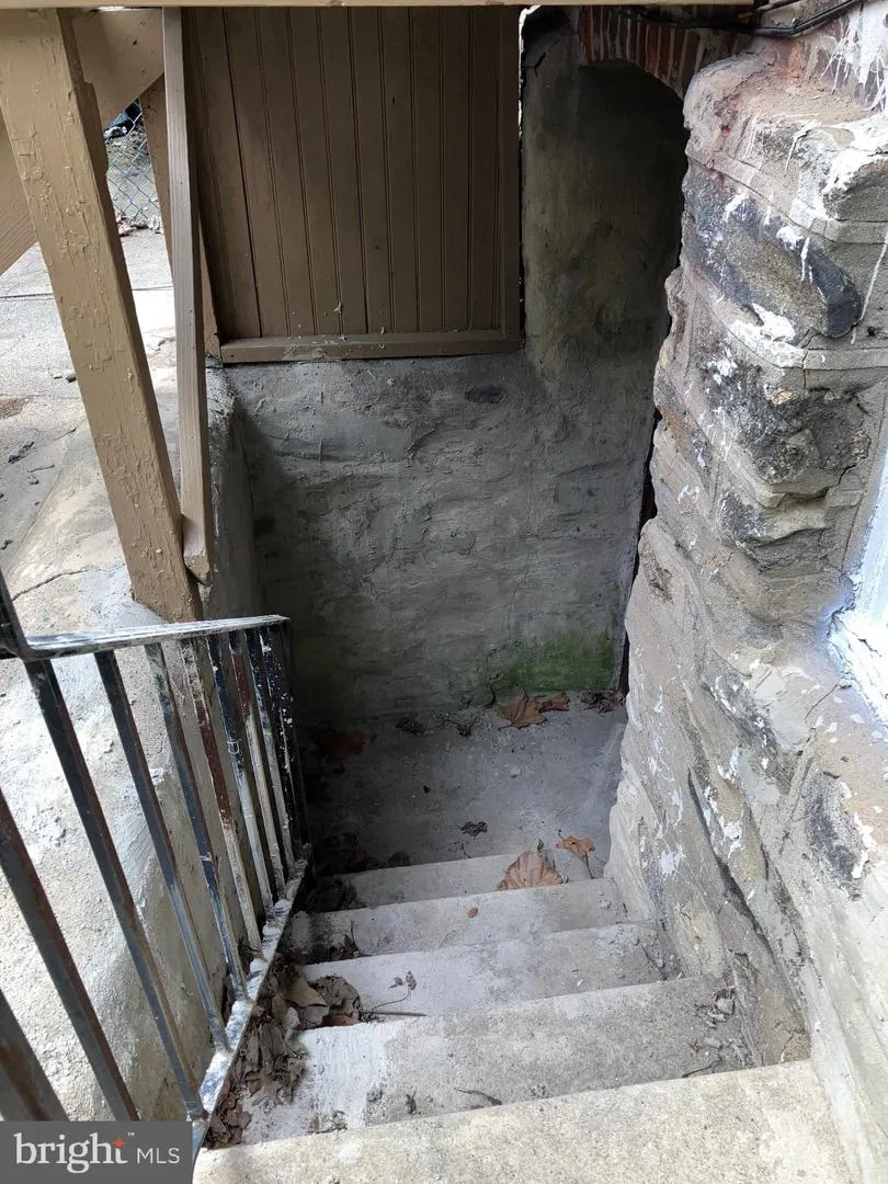 1512 W RUSCOMB STREET Philadelphia, PA 19141