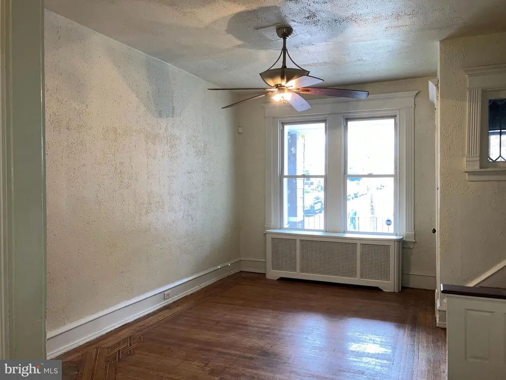1512 W RUSCOMB STREET Philadelphia, PA 19141
