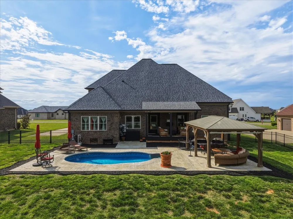 82 Pikes Peak Way Bowling Green, KY 42104