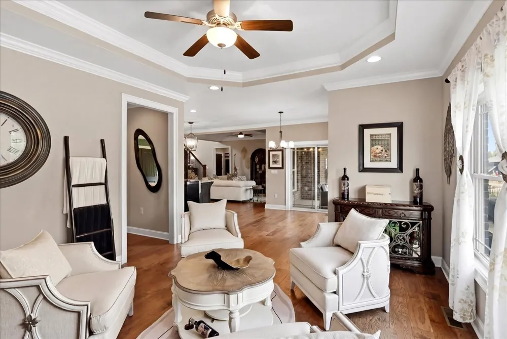82 Pikes Peak Way Bowling Green, KY 42104