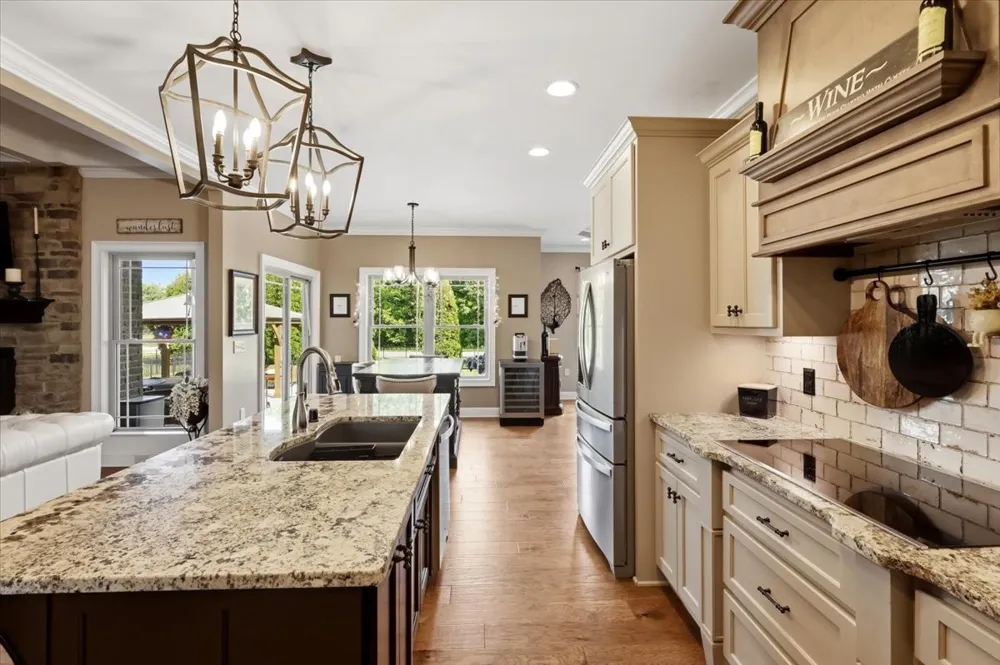 82 Pikes Peak Way Bowling Green, KY 42104