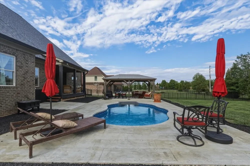 82 Pikes Peak Way Bowling Green, KY 42104