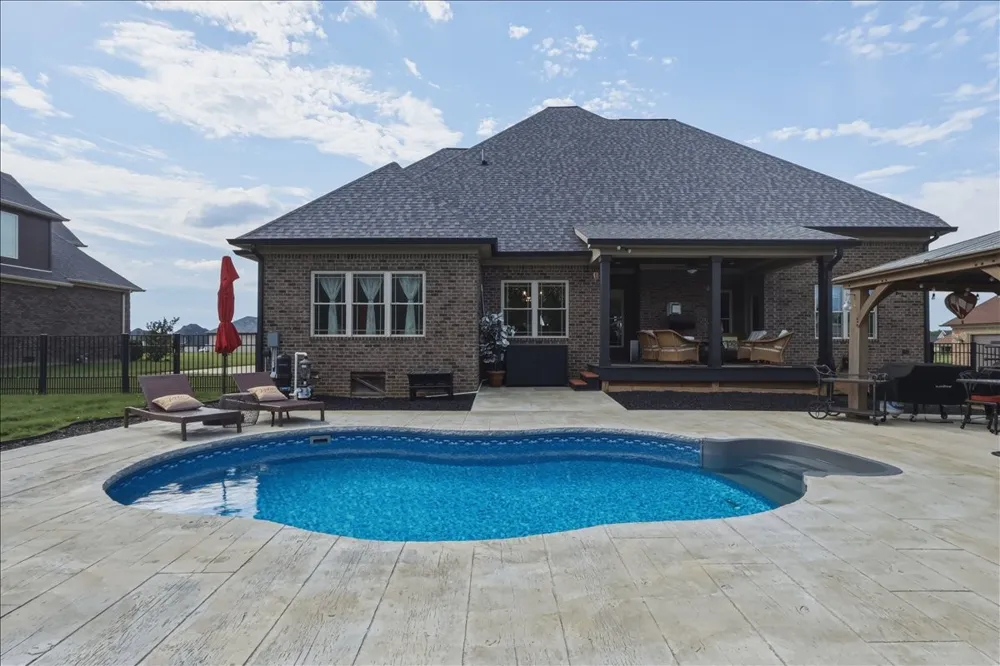 82 Pikes Peak Way Bowling Green, KY 42104
