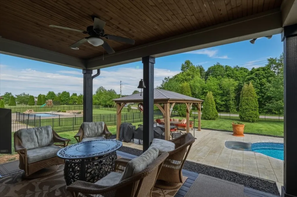 82 Pikes Peak Way Bowling Green, KY 42104
