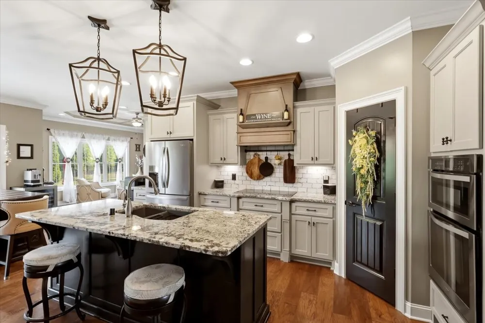 82 Pikes Peak Way Bowling Green, KY 42104