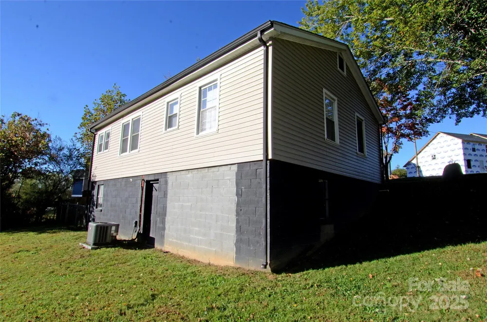 231 Stroud Street Marion, NC 28752
