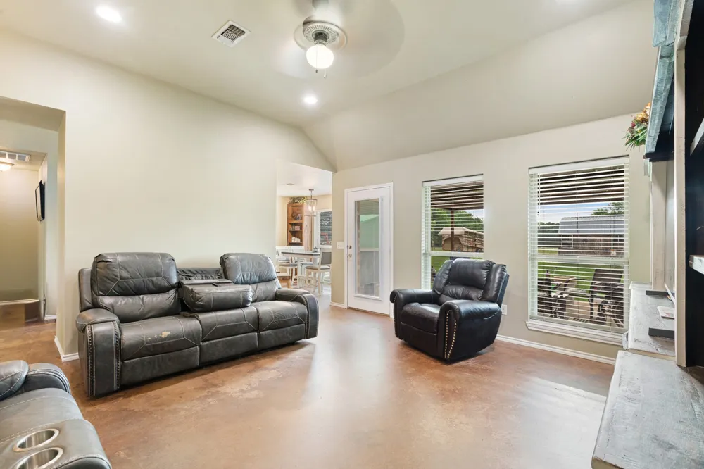 1890 County Road 34520 Sumner, TX 75486