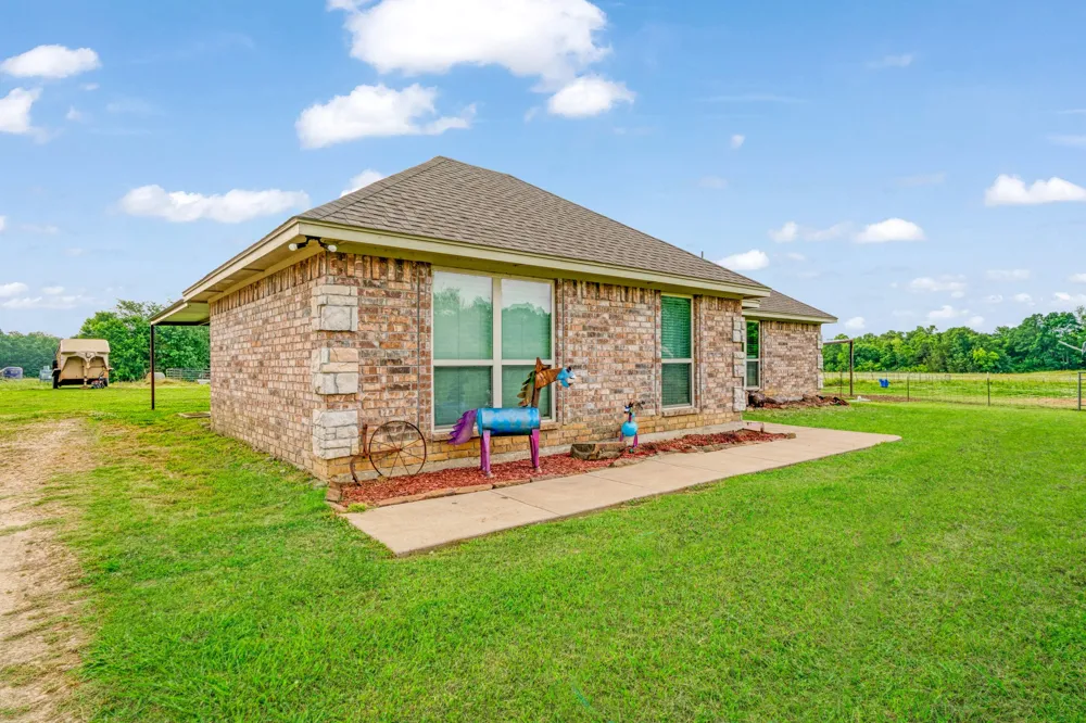 1890 County Road 34520 Sumner, TX 75486