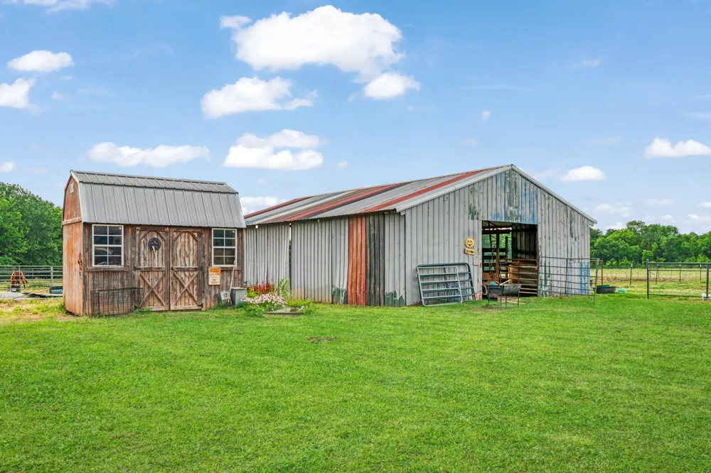 1890 County Road 34520 Sumner, TX 75486