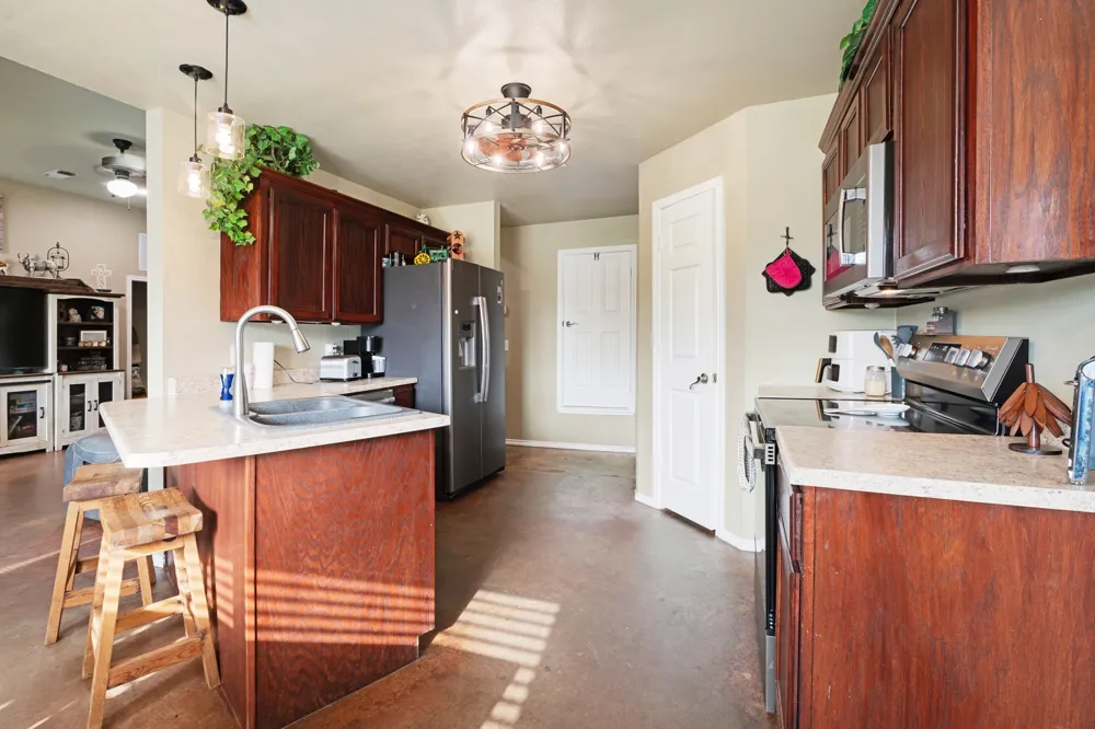 1890 County Road 34520 Sumner, TX 75486