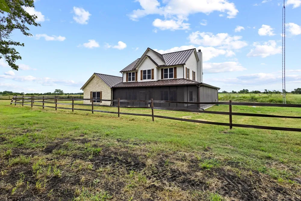 2972 County Road 4826 #2 Wolfe City, TX 75496