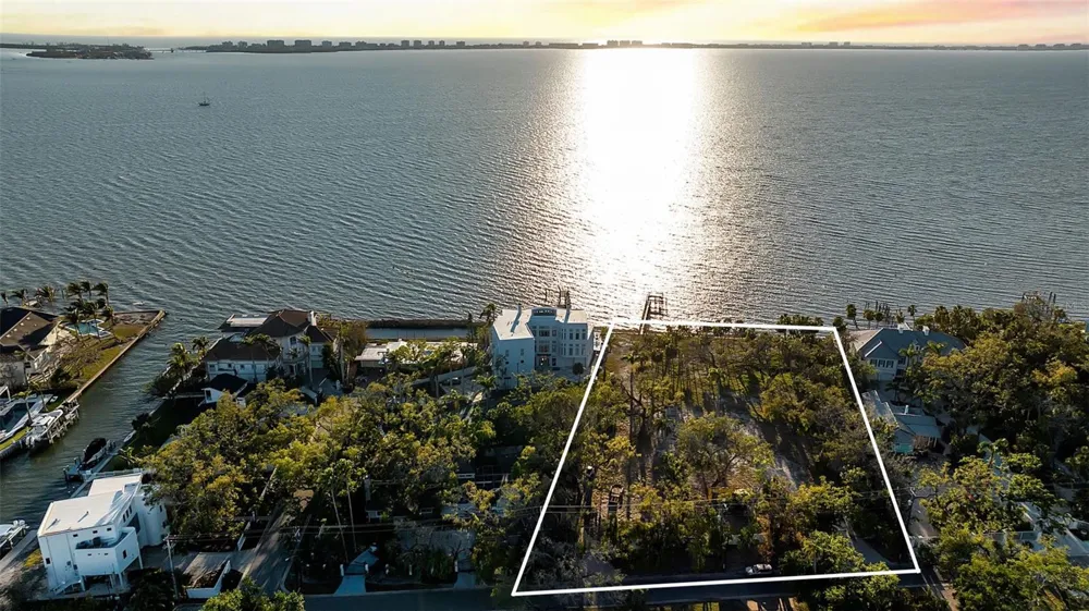 2046 ALAMEDA AVENUE Sarasota, FL 34234