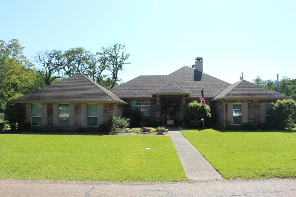 111 Trailwood Road Enchanted Oaks, TX 75156